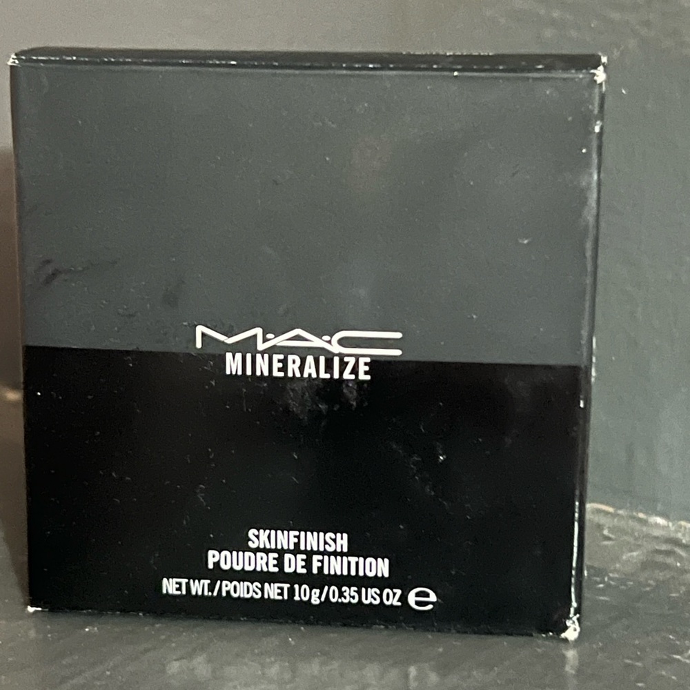 MAC MINERALIZE SKINFINISH POWDER IN LIGHTSCAPADE, NIB, FULL SIZE
